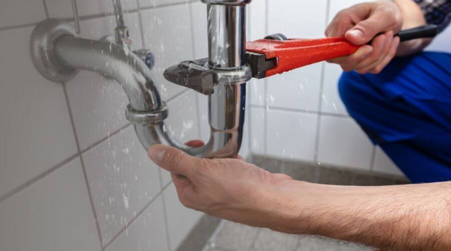 Expert burst pipe repair services in Beacon, IA